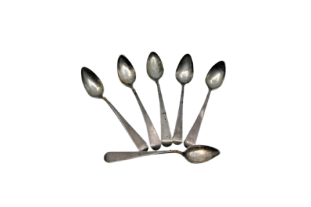 Conjunto de seis colheres de café em prata lisa e cabos a expedir.